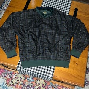 Oversized vintage Cabela’s plaid crew neck windbreaker w/ pockets in a size L!